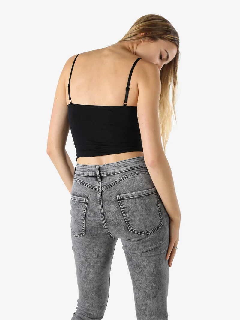 Top con coppe imbottite e spalline sottili - nero