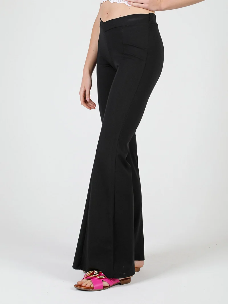 Pantaloni eleganti da donna a zampa - nero