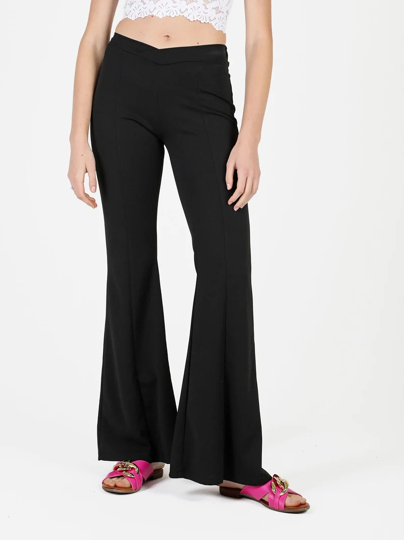 Pantaloni eleganti da donna a zampa - nero