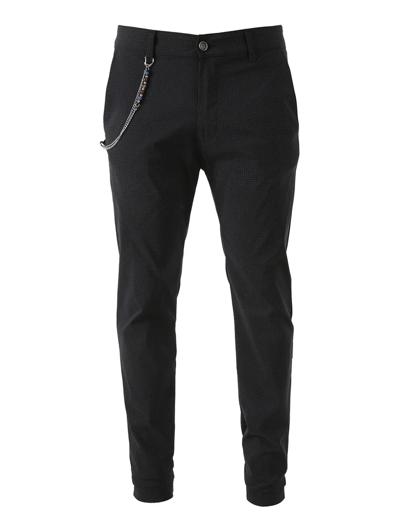Pantaloni da uomo elasticizzati con stampa texture e dettaglio a catena - nero
