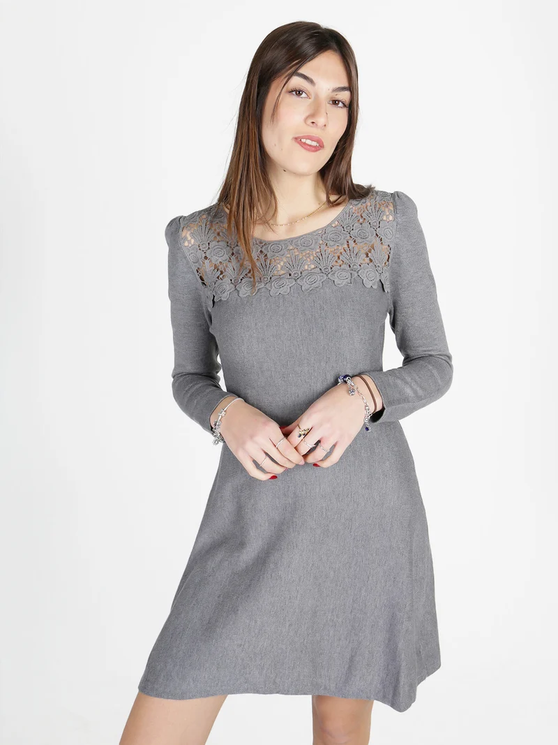 Vestito da donna a maniche lunghe con scollo in pizzo macramè - grigio