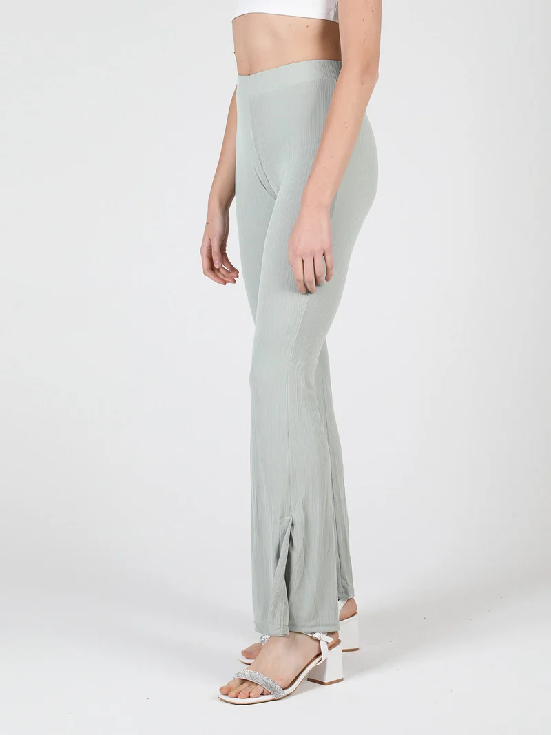 Leggings donna leggeri con finale a zampa e spacco laterale - verde