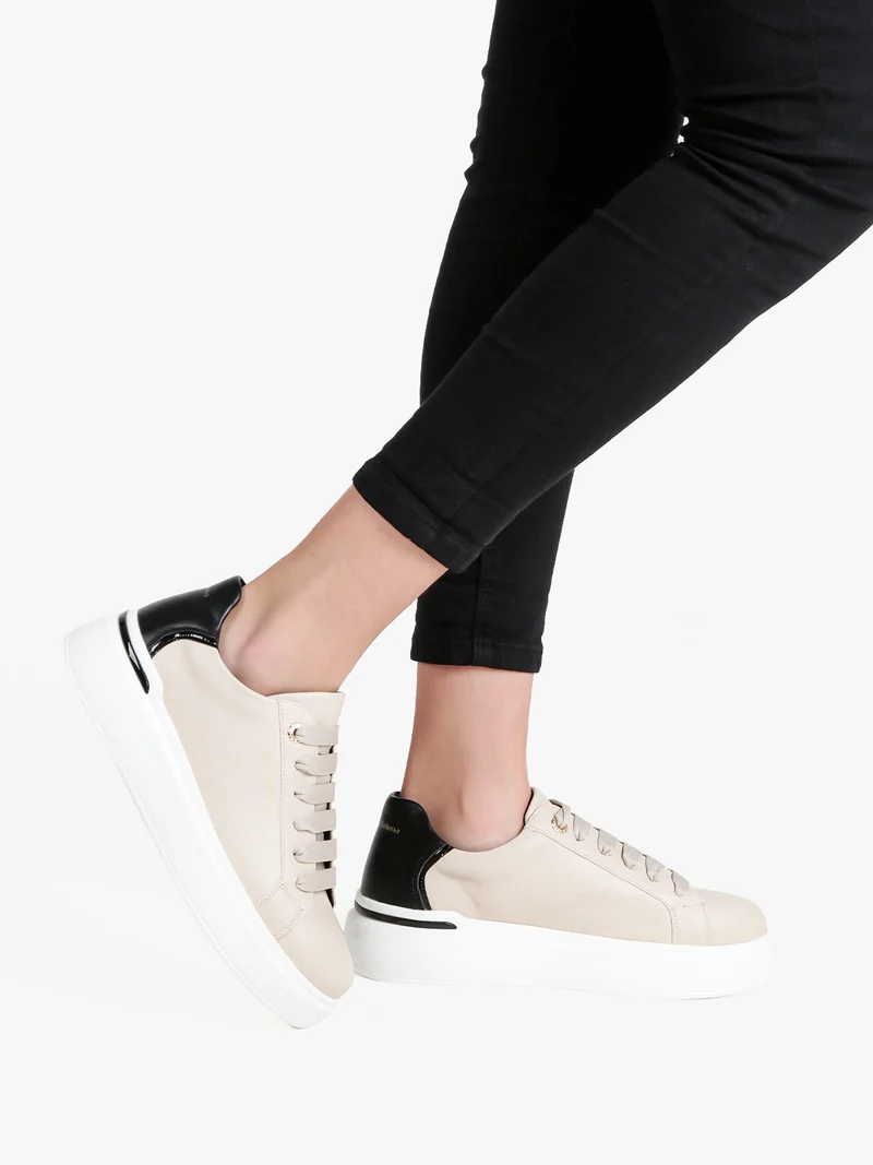 Sneakers donna stringate con suola alta - beige