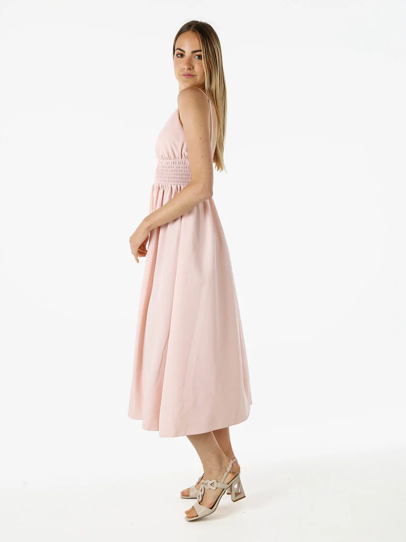 Abito lungo da donna con spalline sottili e coppe imbottite - rosa