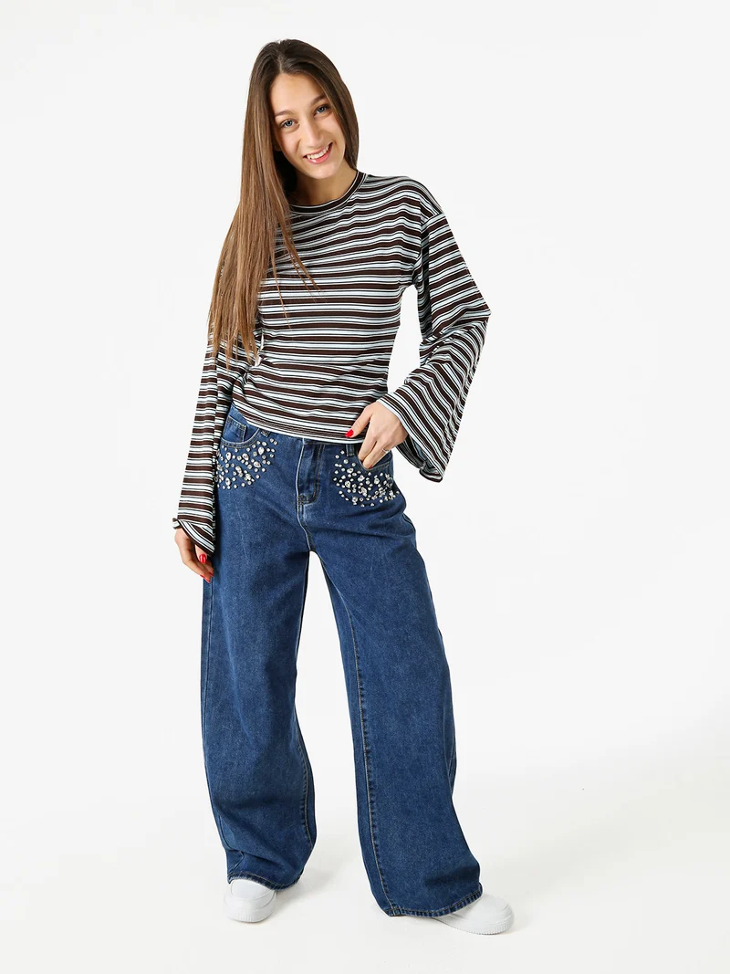 Maglia rigata da donna con maniche lunghe a campana - marrone