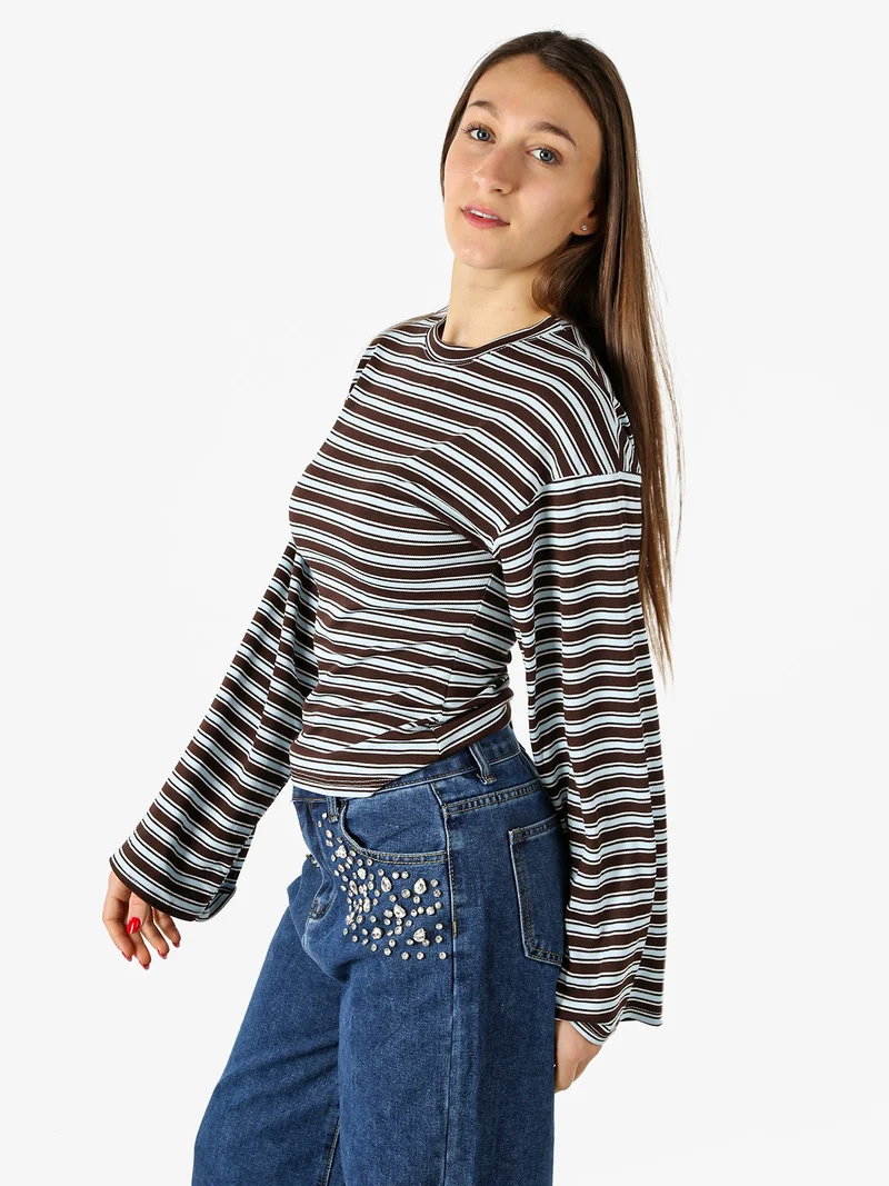 Maglia rigata da donna con maniche lunghe a campana - marrone