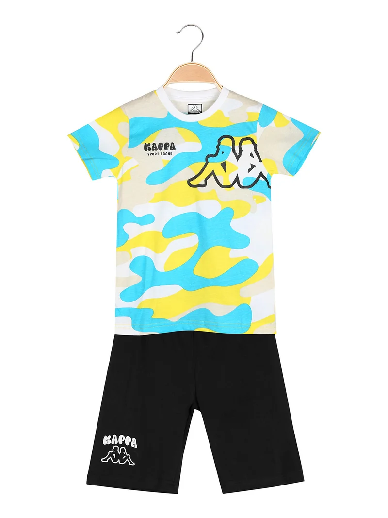 Completo corto 2 pezzi da bambino con t-shirt mimetica e bermuda - bianco