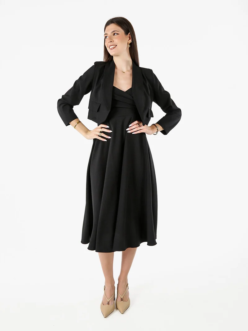 Blazer corto da donna elegante - nero