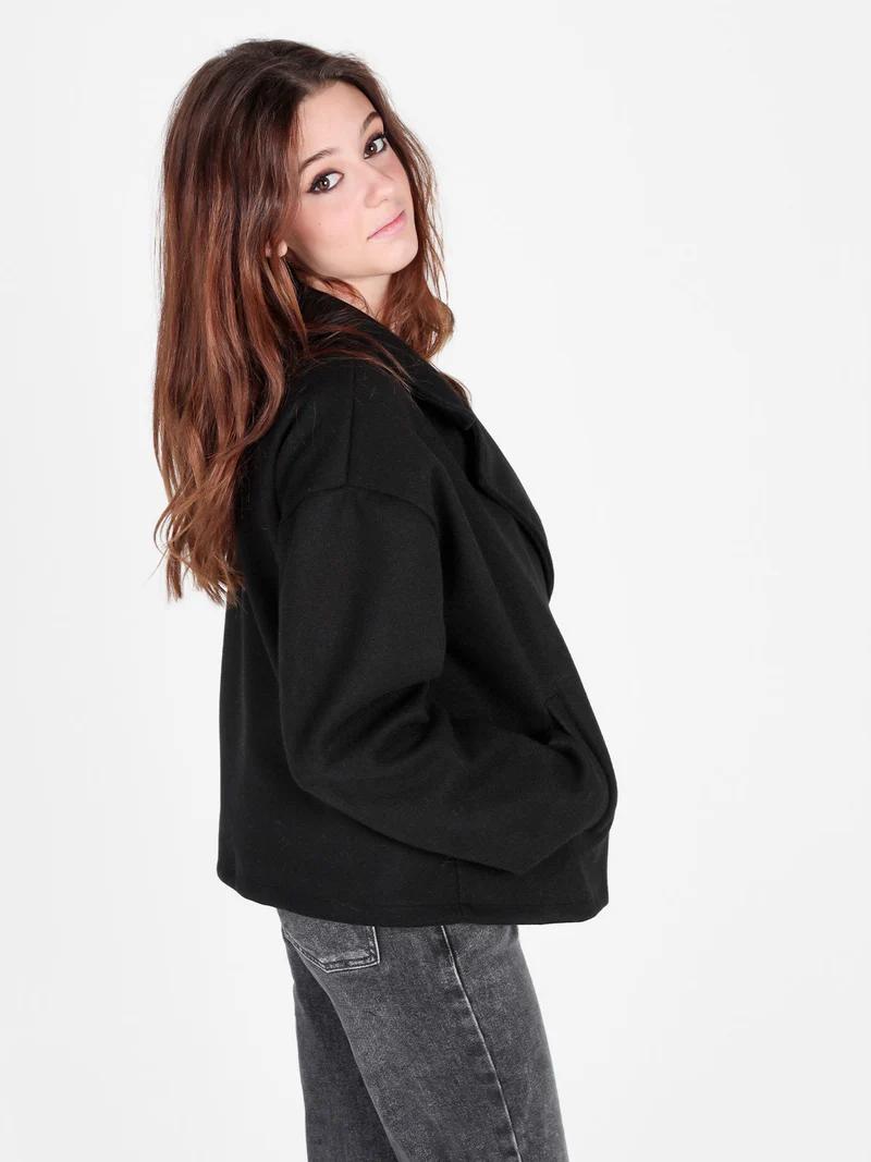 Cappotto corto da donna oversize con chiusura doppiopetto - nero