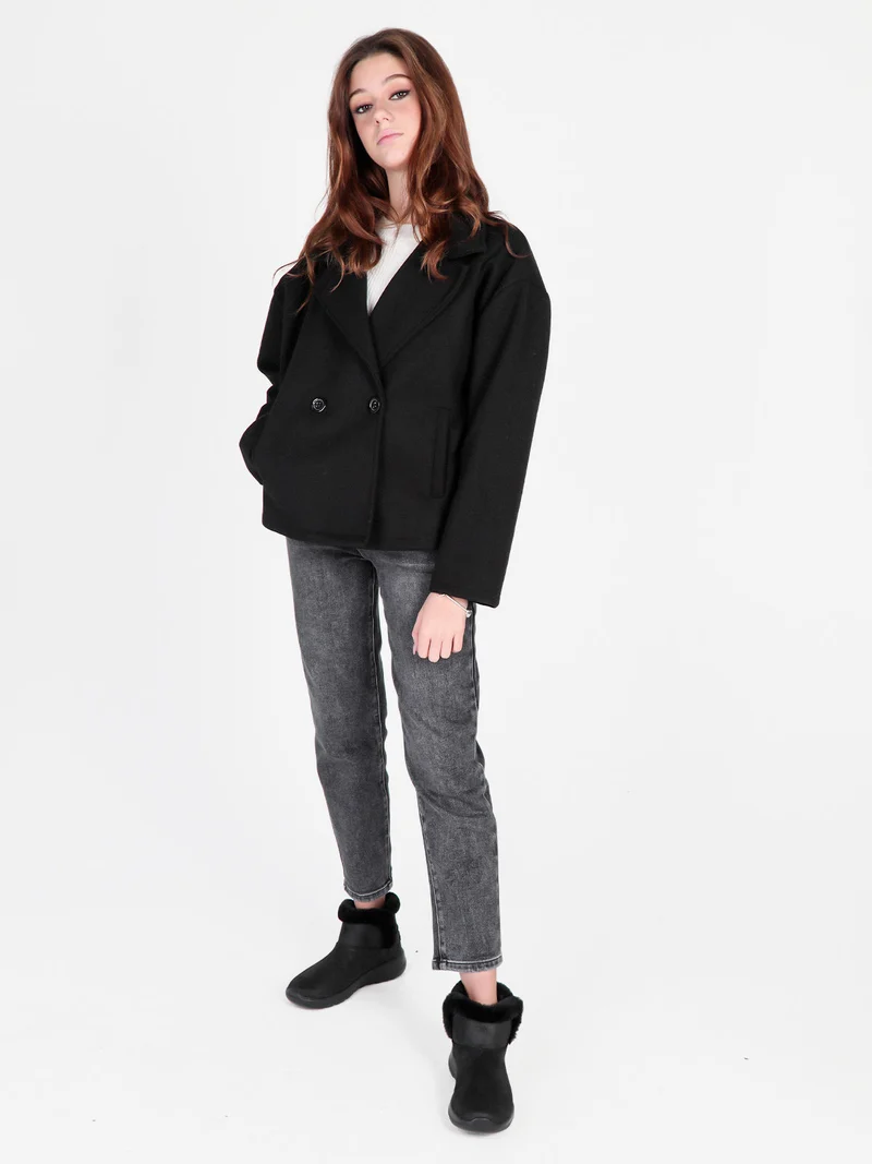 Cappotto corto da donna oversize con chiusura doppiopetto - nero