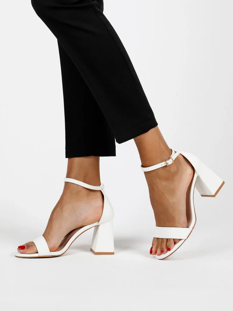 Sandali donna con tacco e tallone coperto - bianco