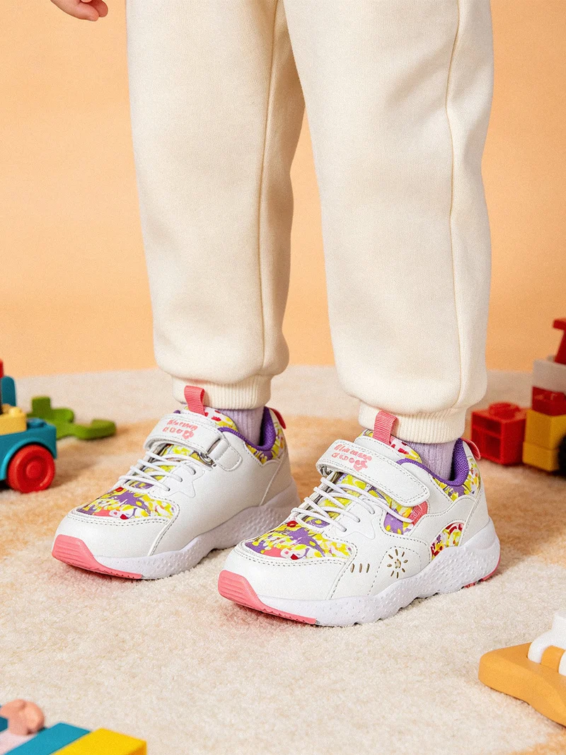 Sneakers da ragazza con cinturino a strappo - bianco
