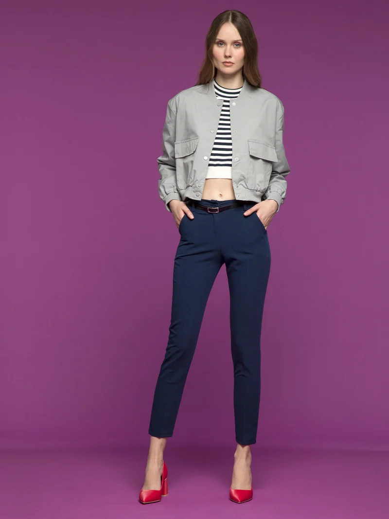 Pantaloni classici da donna a sigaretta - blu