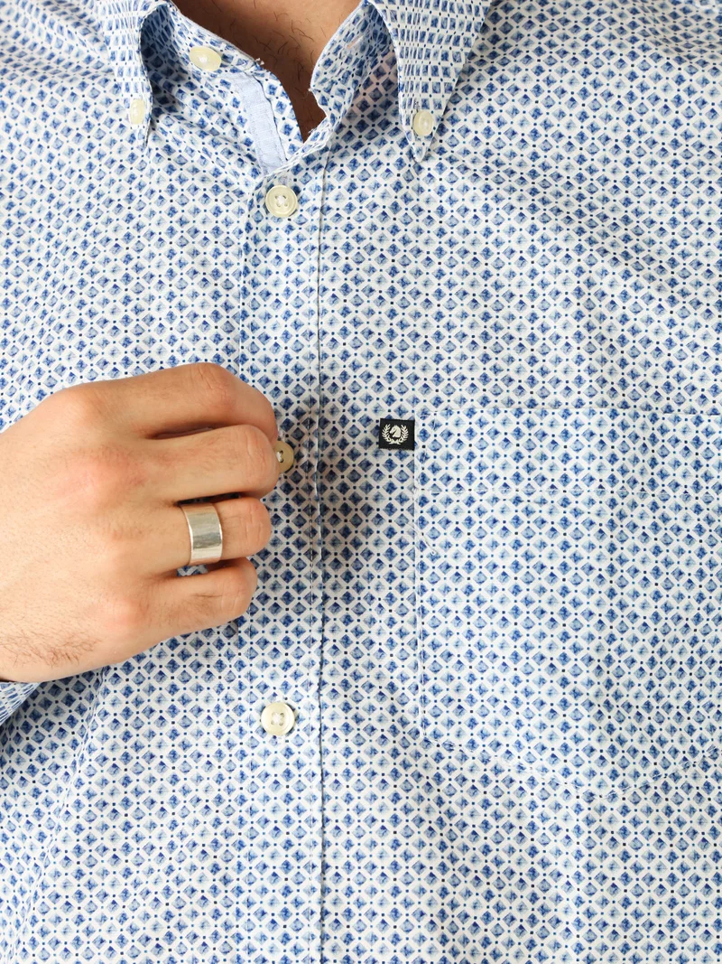 Camicia da uomo in cotone a maniche lunghe con taschino e stampe - multicolore