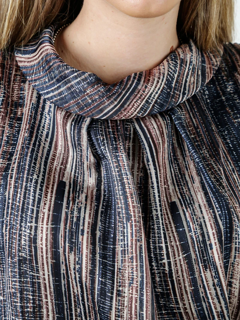 Blusa donna a fantasia con collo risvoltato e maniche lunghe a palloncino - blu scuro