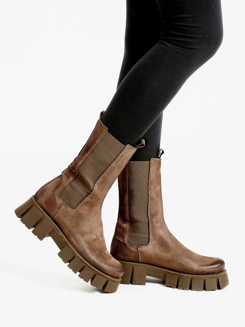 Stivaletti in pelle scamosciata chelsea da donna - taupe