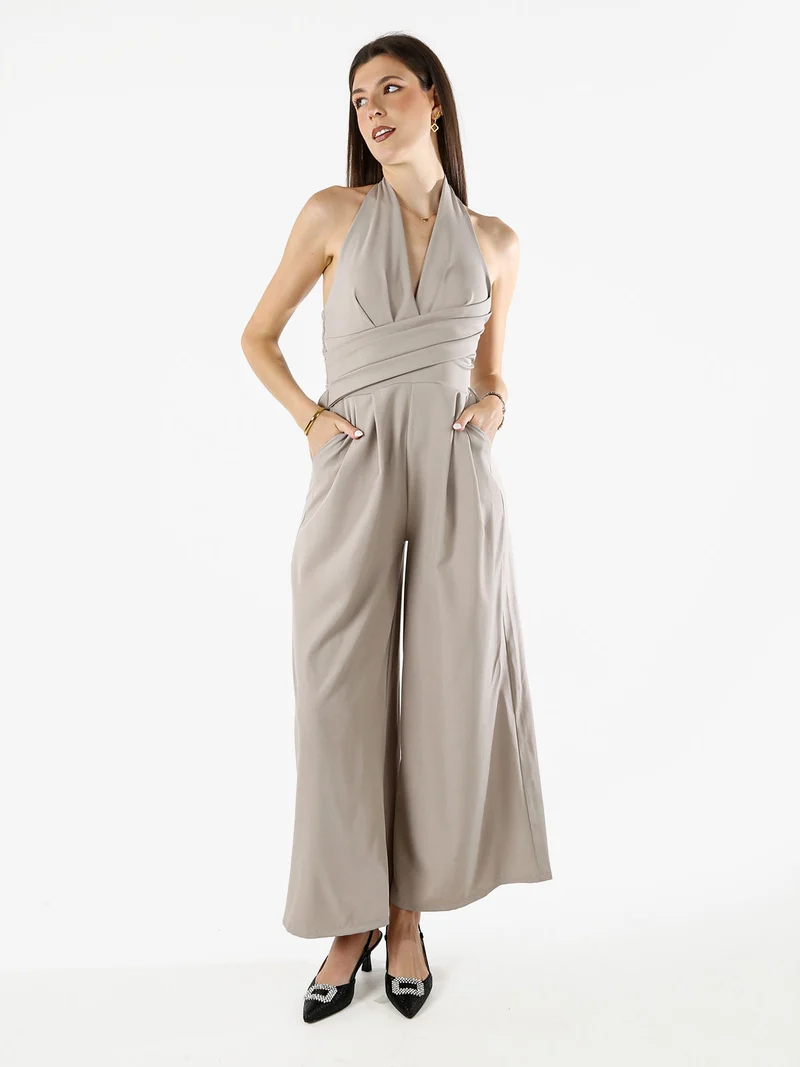 Tuta jumpsuite da donna con coppe imbottite e allacciatura al collo - fango