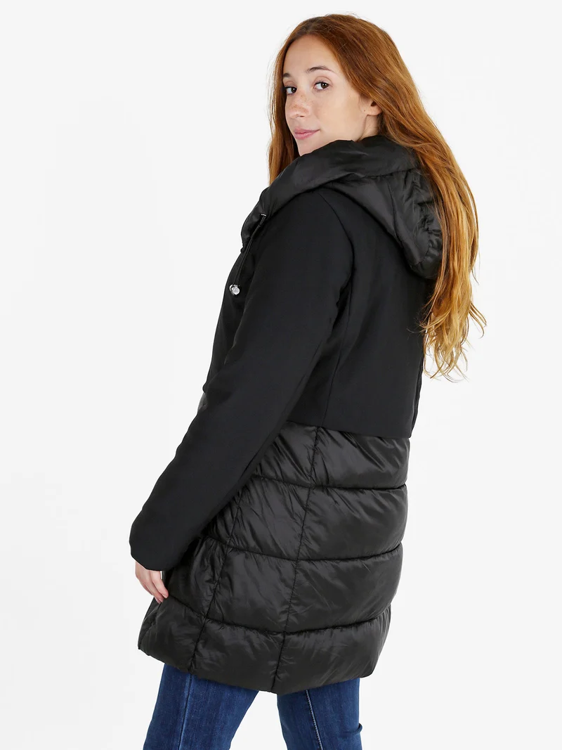 Giubbotto donna con cappuccio e zip - nero