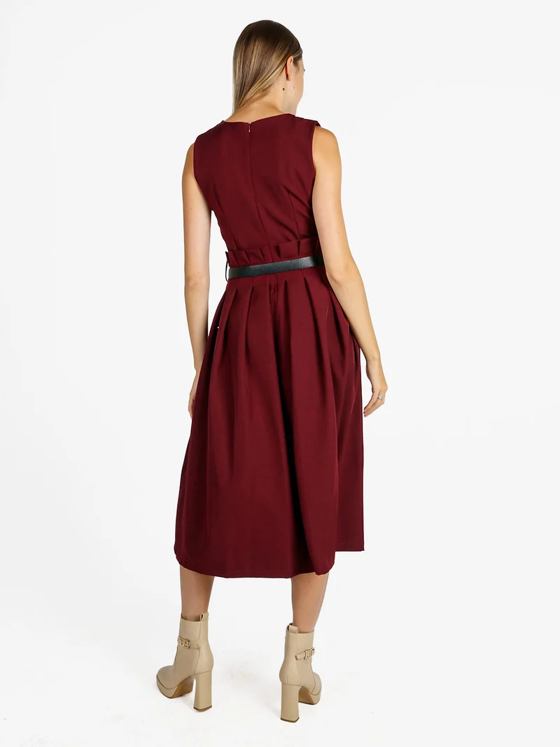 Abito lungo da donna smanicato con cintura - bordeaux