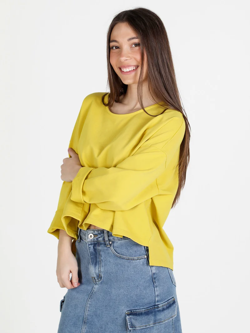 T-shirt cropped da donna con tasca - senape