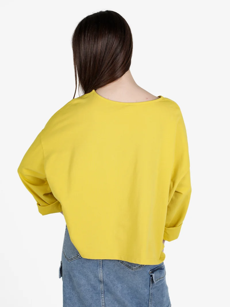 T-shirt cropped da donna con tasca - senape