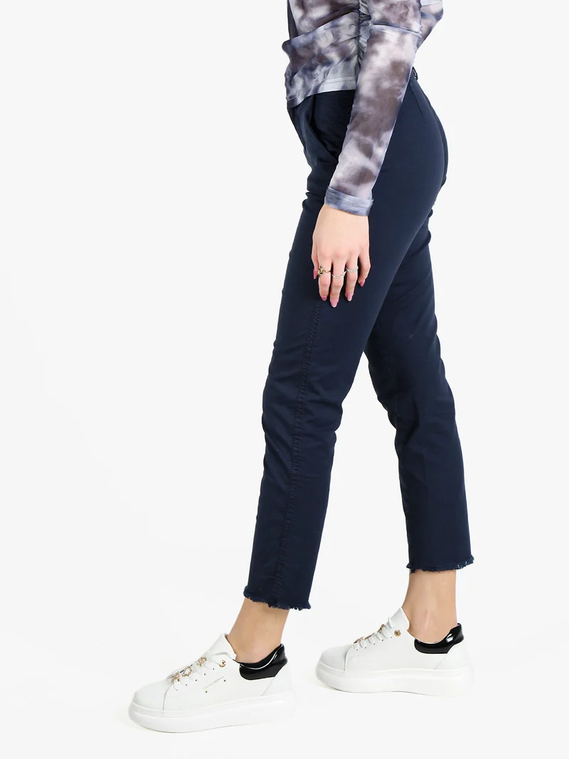 Pantaloni da donna chino con finale sfrangiato - blu scuro