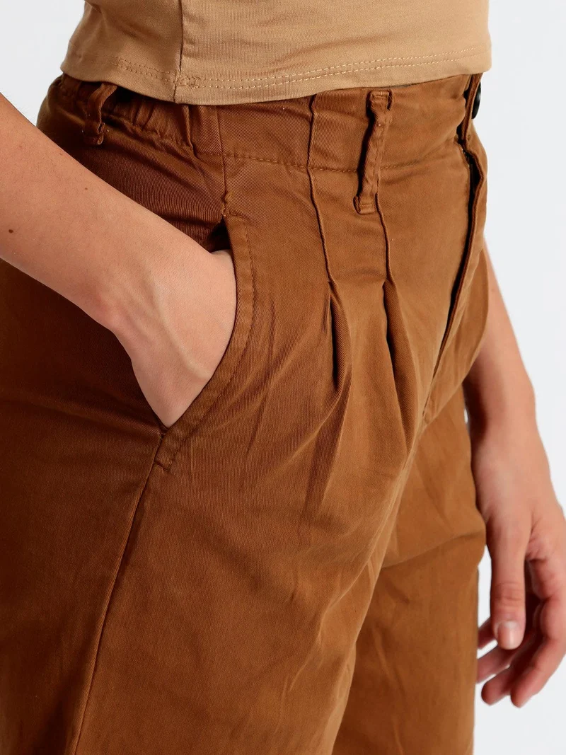 Pantaloni in cotone a vita alta con polsino - marrone