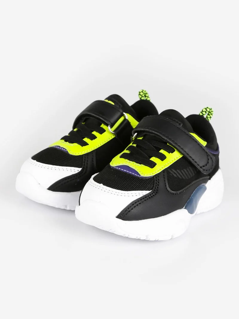 Scarpe sportive da bambino con strappo GD21518 - nero