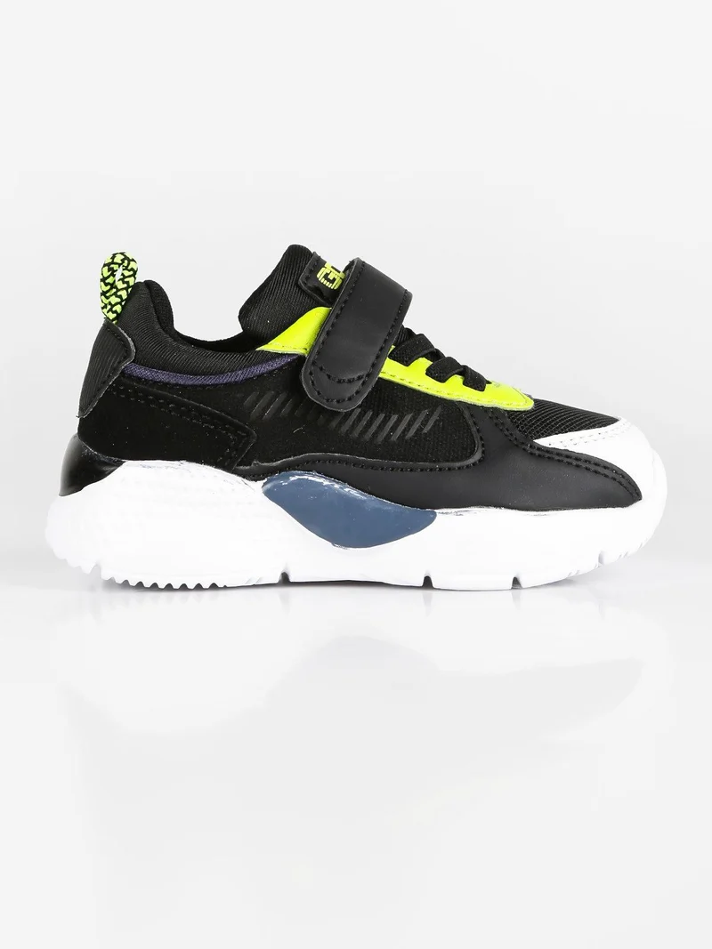 Scarpe sportive da bambino con strappo GD21518 - nero