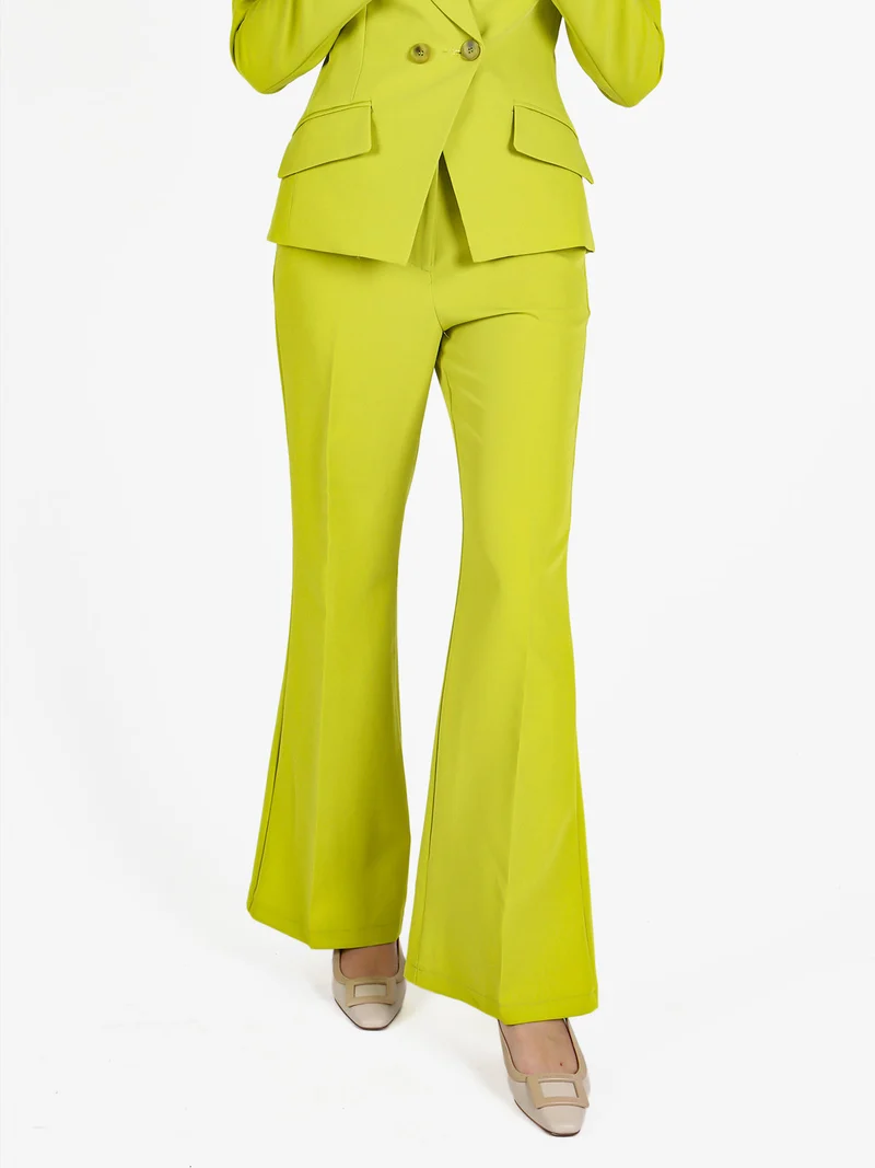 Pantaloni eleganti da donna con finale a zampa - mela