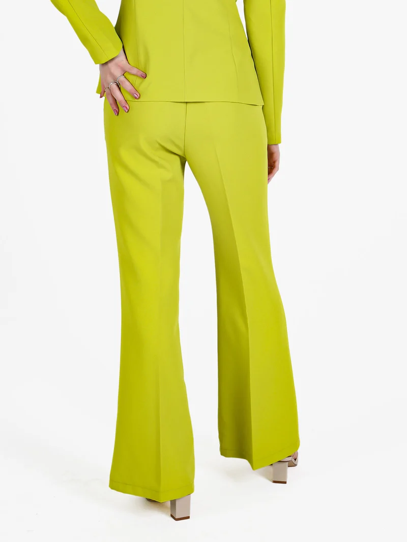 Pantaloni eleganti da donna con finale a zampa - mela