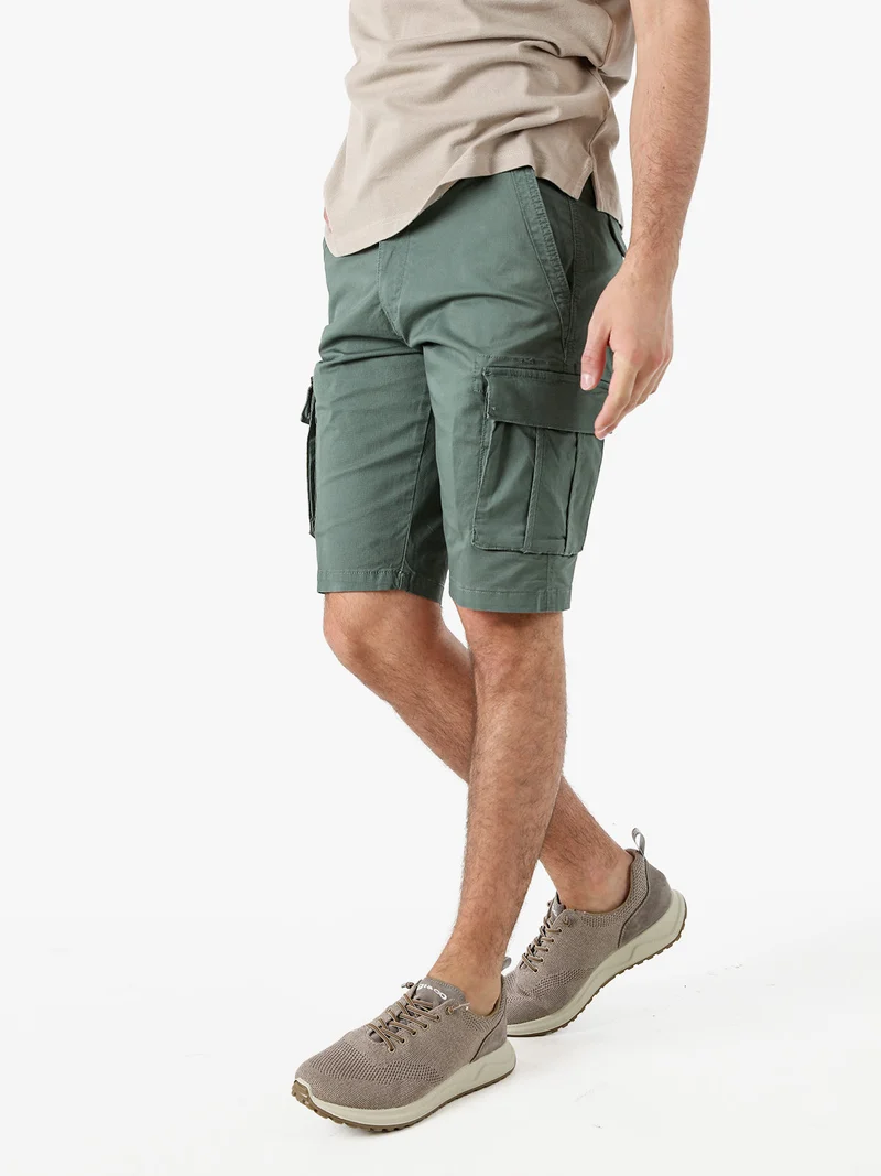 Bermuda cargo da uomo in cotone stretch - verde