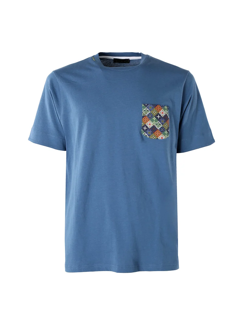 T-shirt girocollo da uomo in cotone con taschino decorato - blu