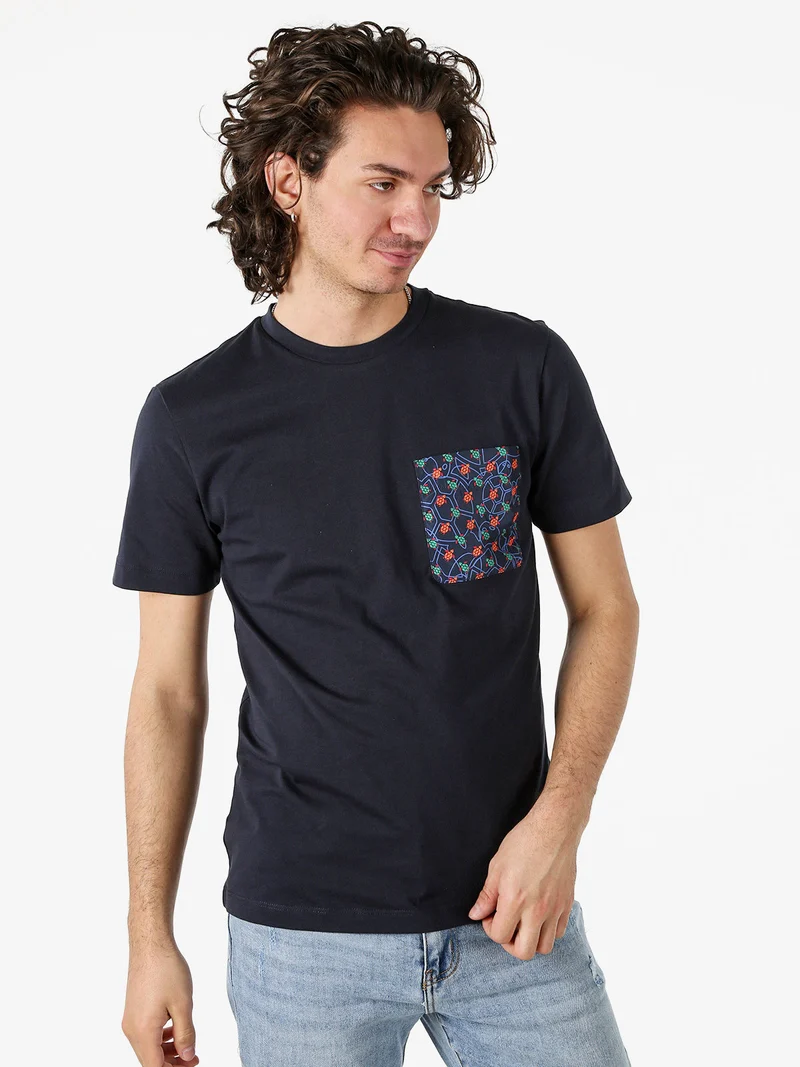 T-shirt girocollo da uomo in cotone con taschino - blu scuro