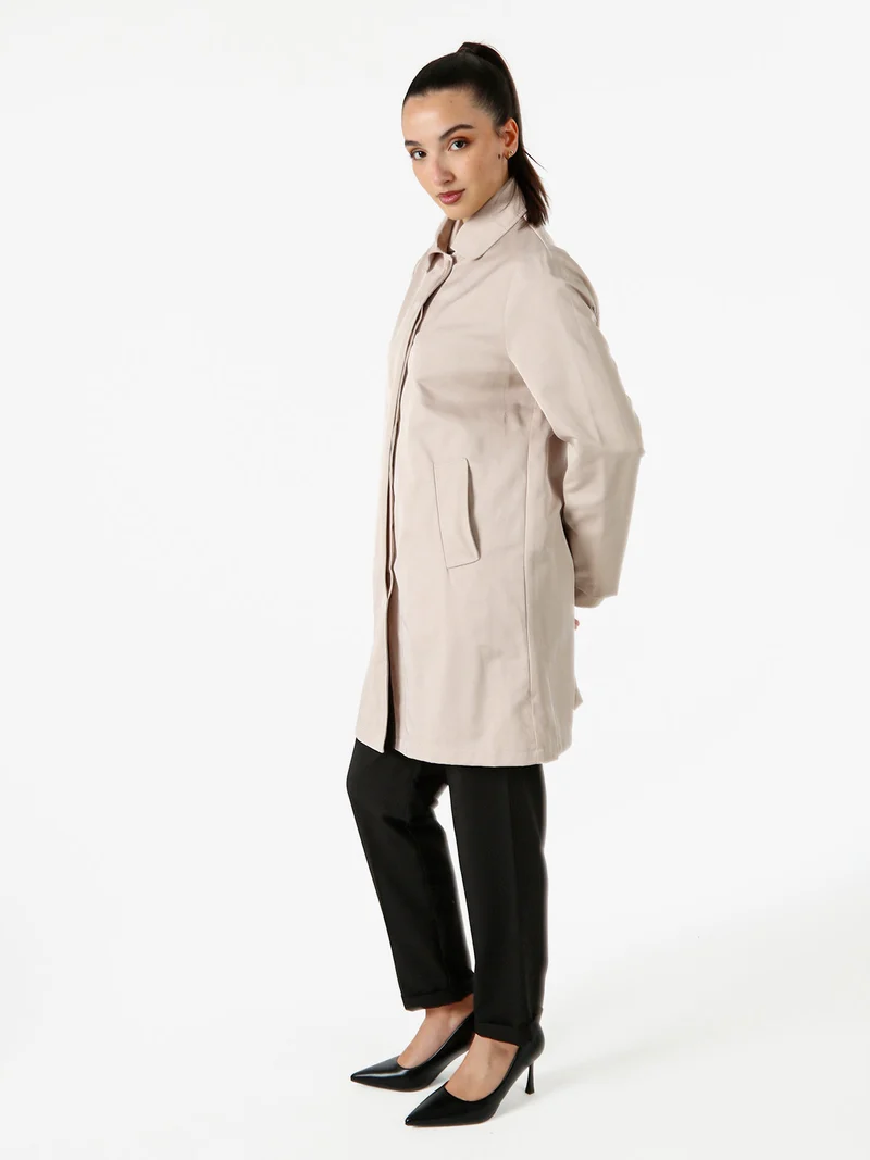 Trench impermeabile da donna con bottoni - beige