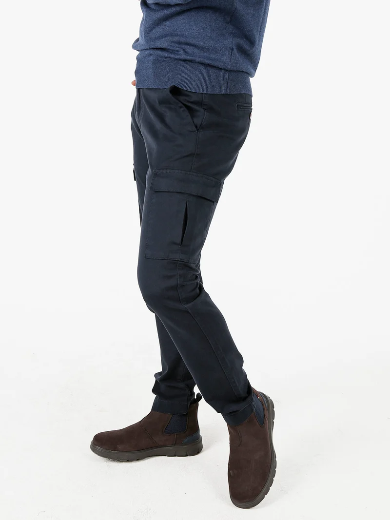 Pantaloni uomo in cotone con tasconi - blu scuro