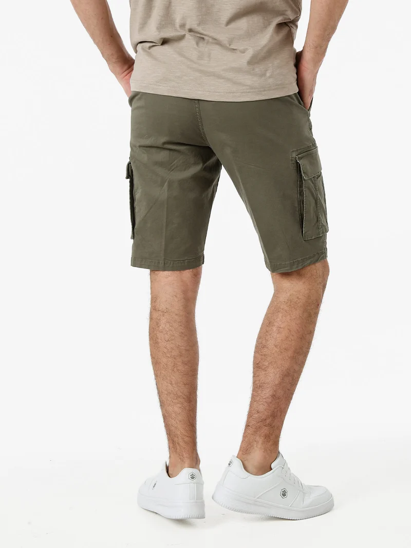 Bermuda da uomo in cotone stretch con tasconi - militare