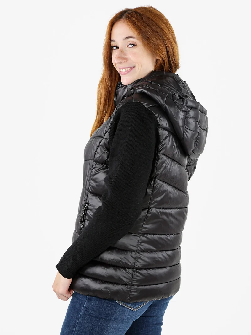 Giubbotto donna imbottito con maniche in maglia e cappuccio - nero
