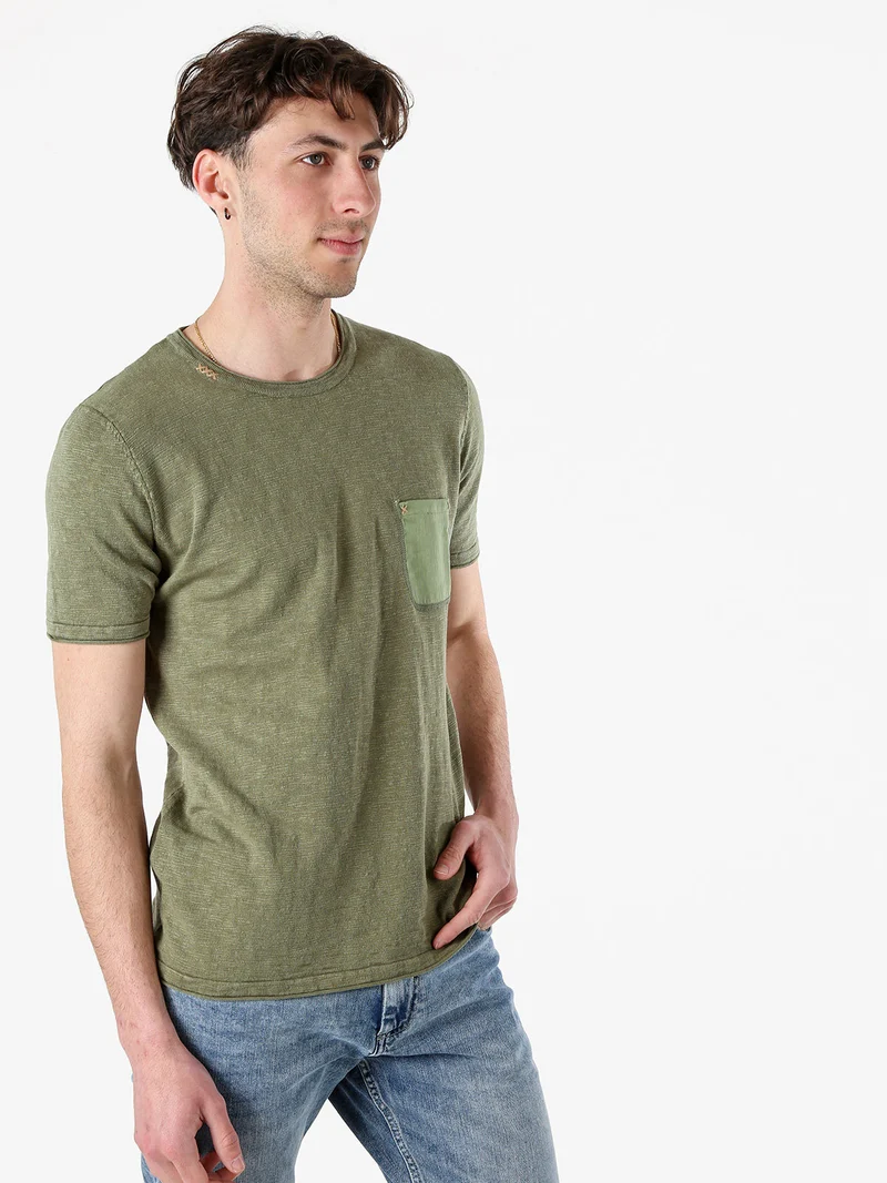 T-shirt da uomo in maglia con taschino - militare