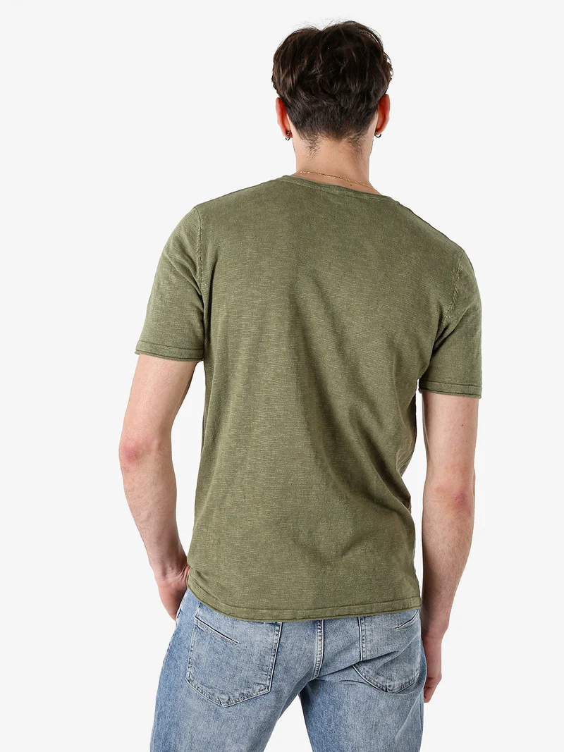 T-shirt da uomo in maglia con taschino - militare