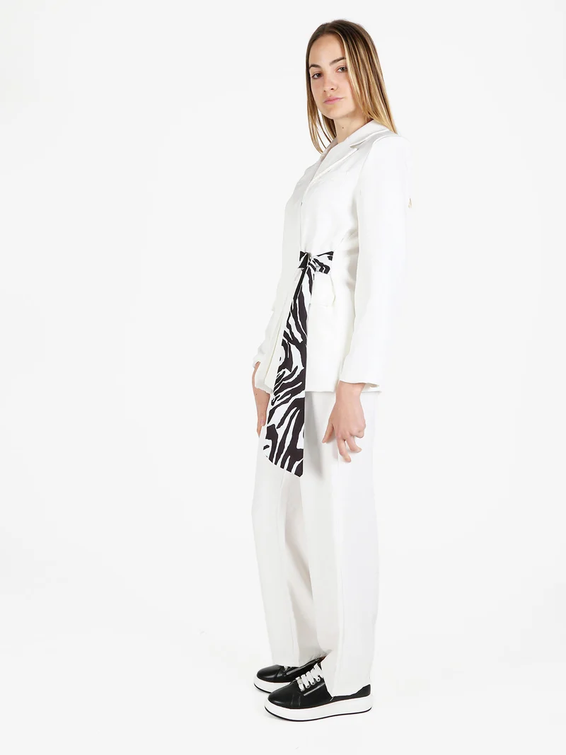 Completo da donna oversize con blazer e pantalone - bianco