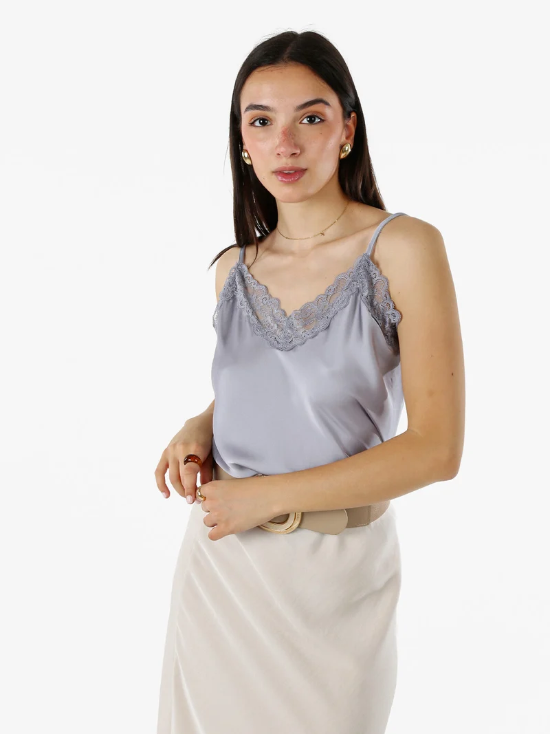 Top donna effetto raso con scollo in pizzo e spalline strette - grigio