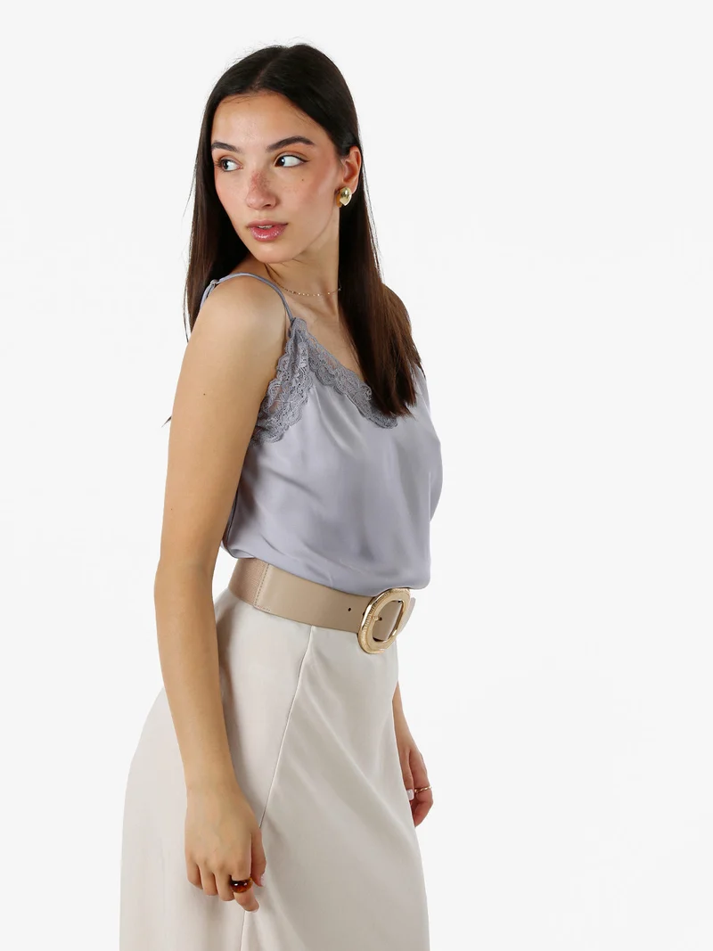 Top donna effetto raso con scollo in pizzo e spalline strette - grigio