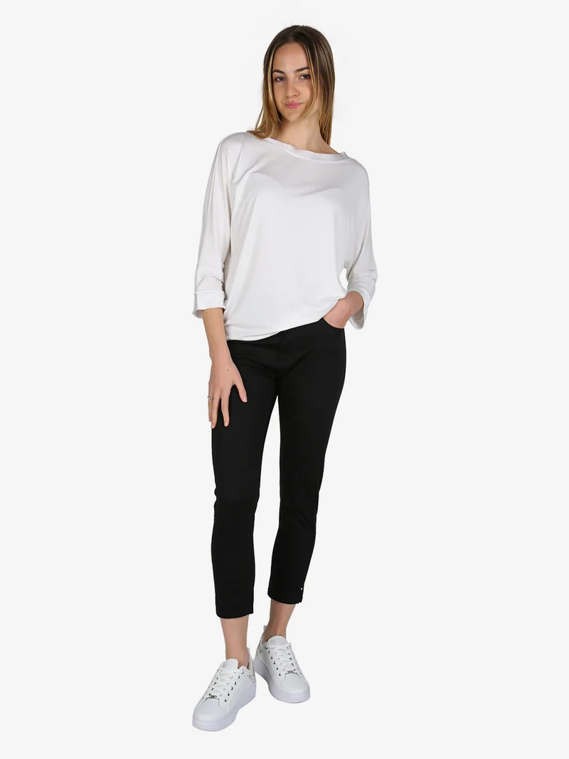 Pantaloni capri donna in cotone con piccolo spacco e strass sul finale - nero