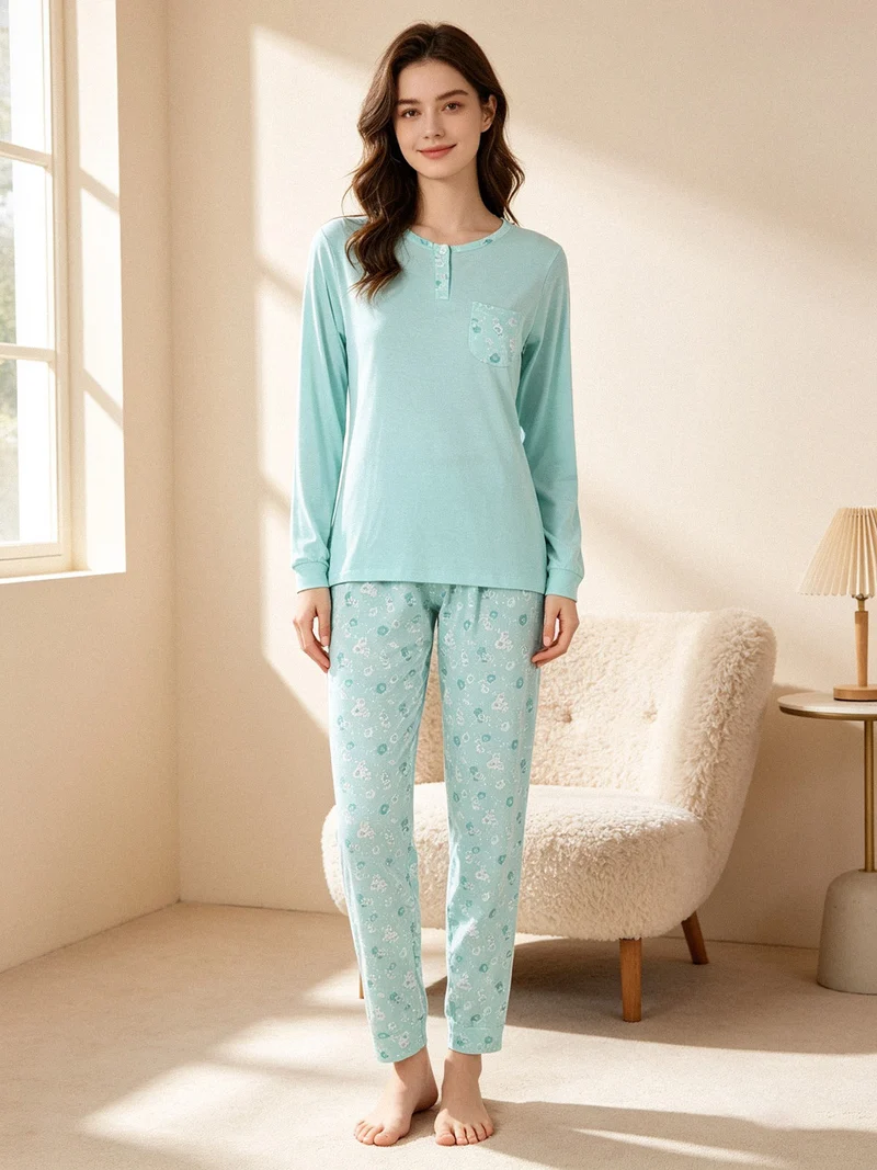 Pigiama lungo da donna in cotone con taschino e pantaloni fiorati - acqua marina