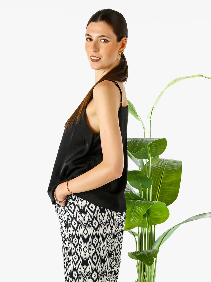 Top donna effetto raso con spalline strette - nero