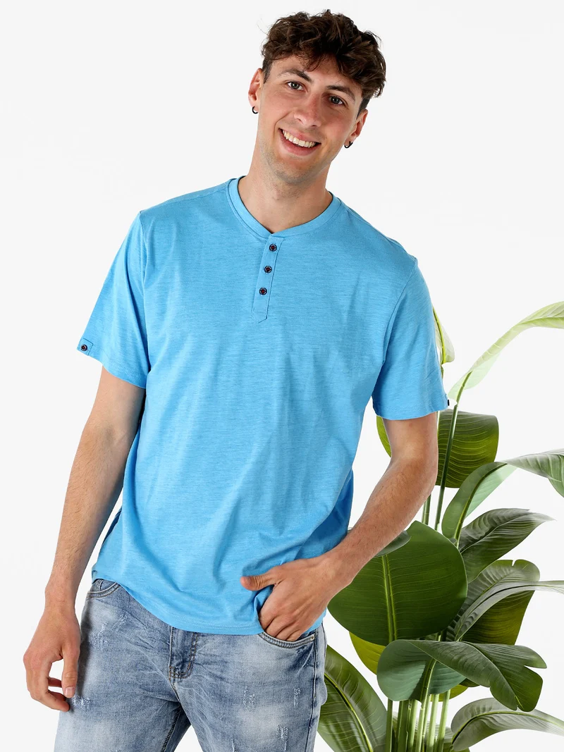 T-shirt da uomo in cotone con bottoncini sullo scollo - turchese