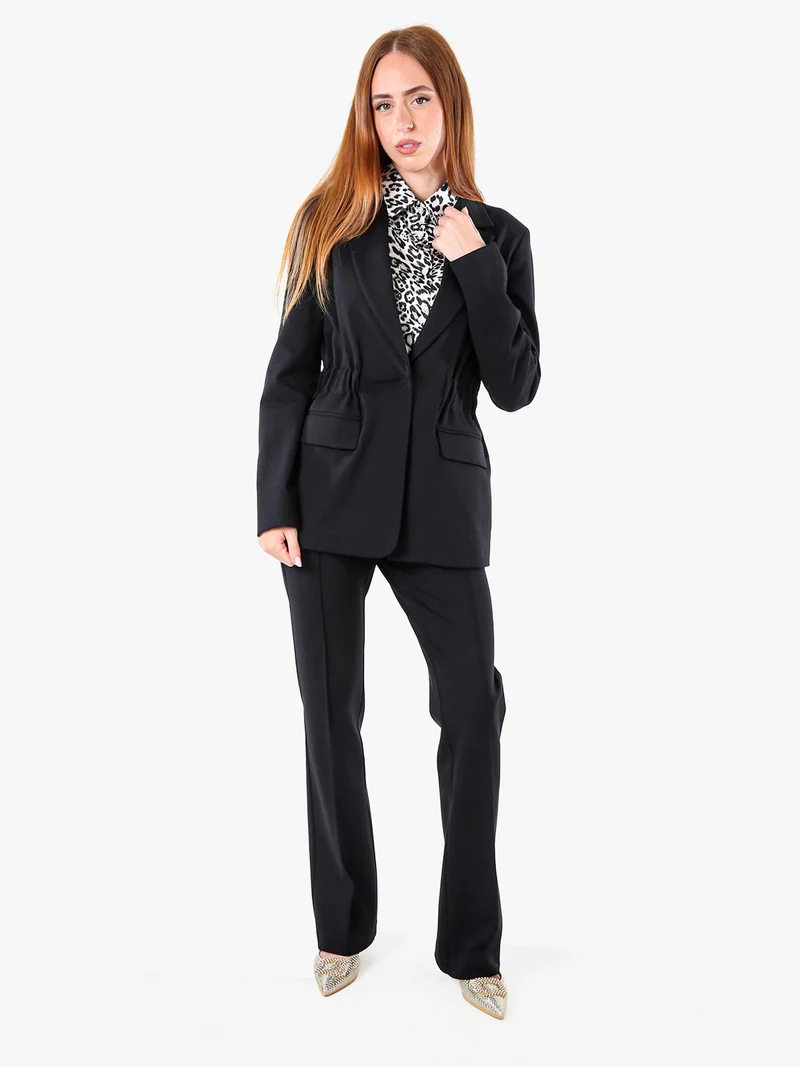 Completo elegante da donna con blazer e pantaloni con finale a zampa - nero