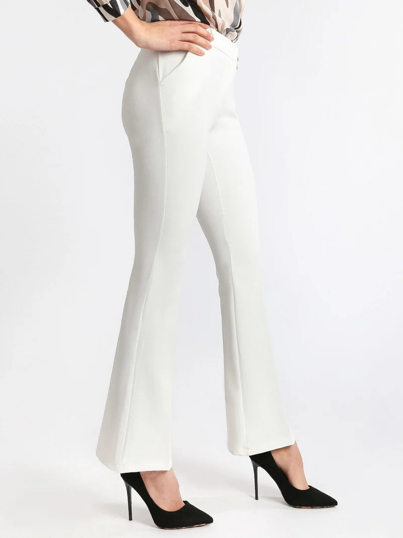 Pantaloni classici a zampa - bianco