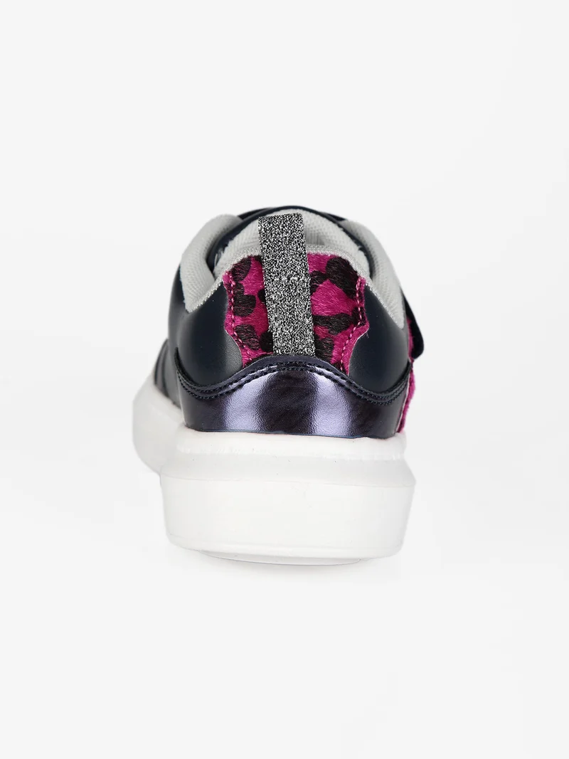 Sneakers da bambina con strappo - blu scuro